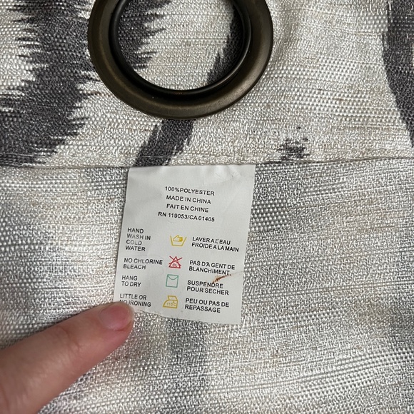 2 Gray & White Grommet Panel Window Drapes 84" Long x 39" Wide Geometric - Picture 4 of 5